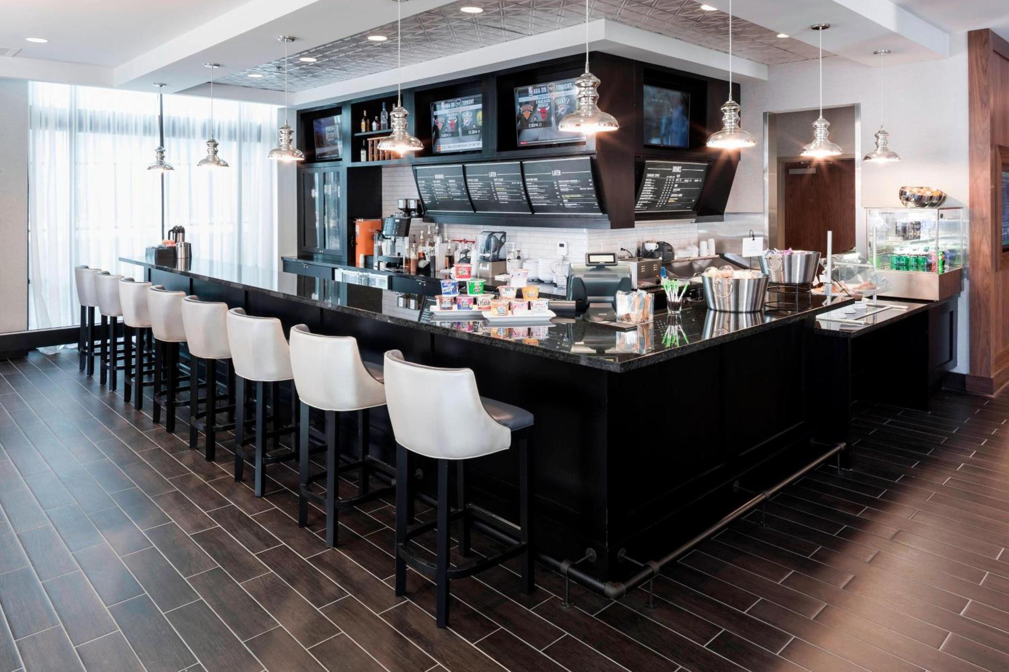 Hotel Courtyard By Marriott Richmond Downtown Extérieur photo