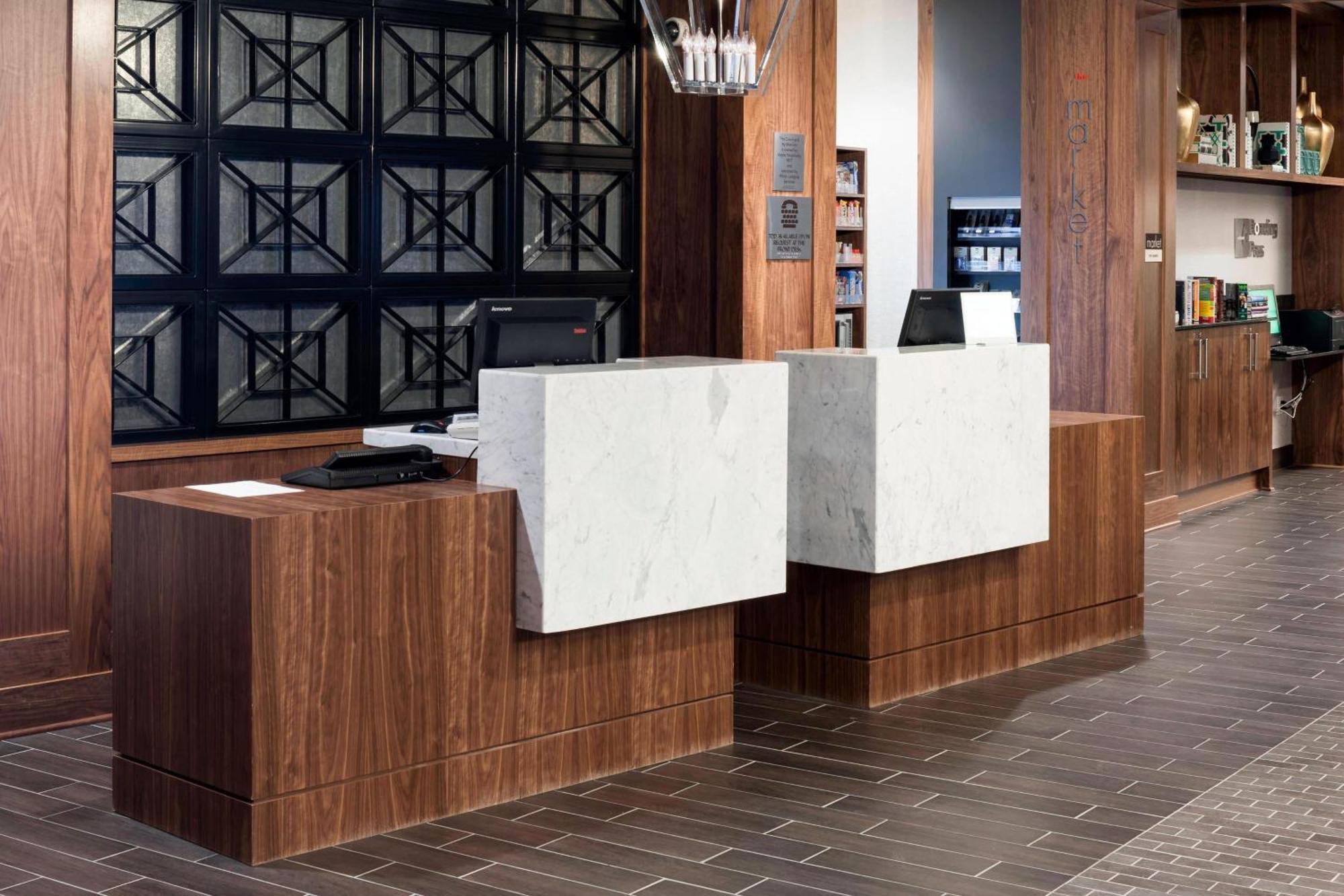 Hotel Courtyard By Marriott Richmond Downtown Extérieur photo