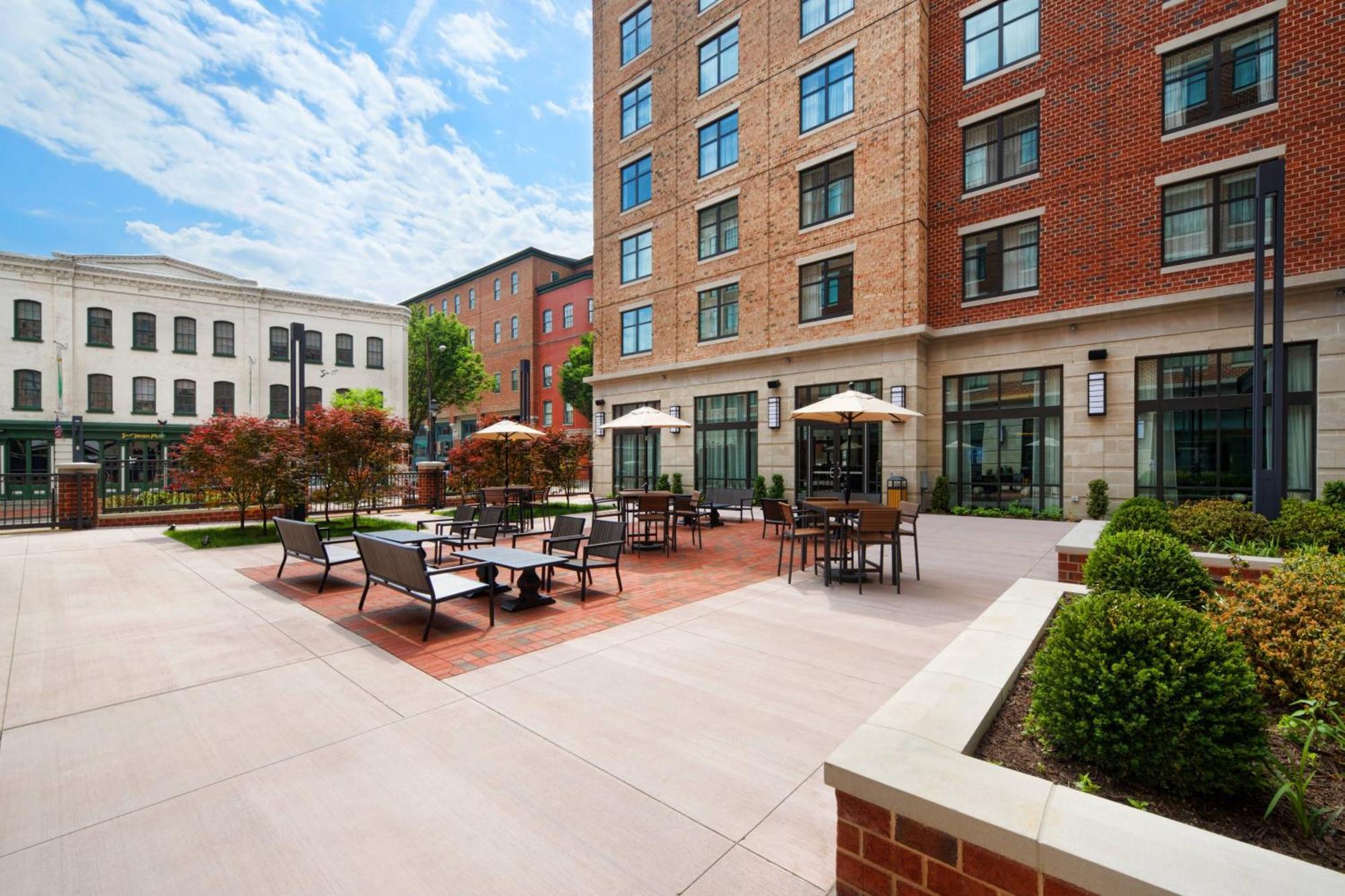 Hotel Courtyard By Marriott Richmond Downtown Extérieur photo